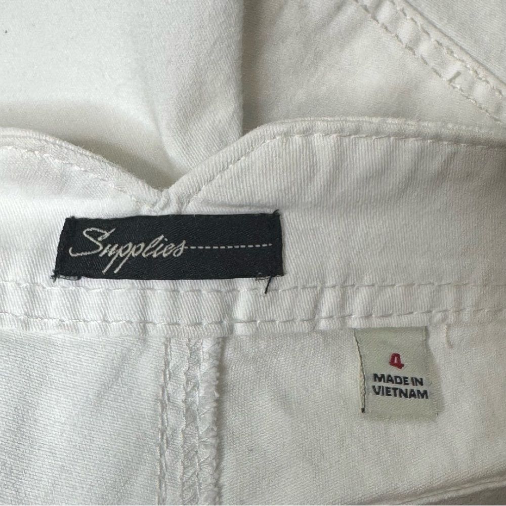 Supplies by Unionbay White Raw Edge Denim Shorts Size 4 - Picture 3 of 9